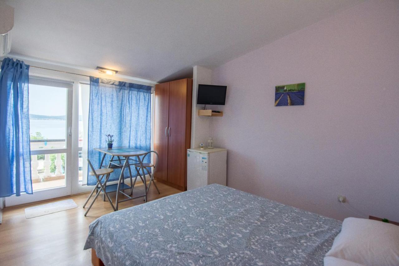 Hotel Sobe Rolo Uz More à Biograd Na Moru Extérieur photo