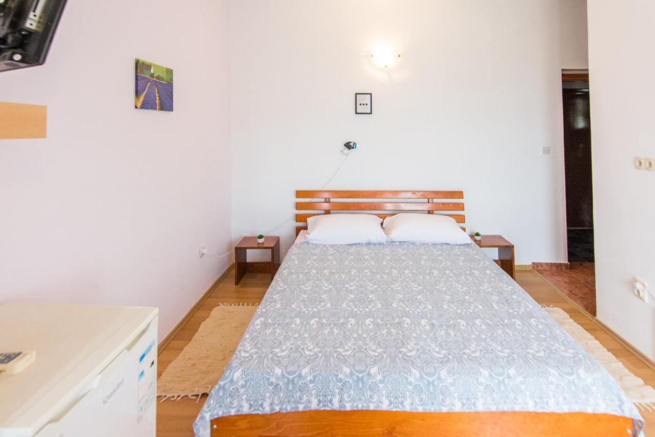Hotel Sobe Rolo Uz More à Biograd Na Moru Extérieur photo