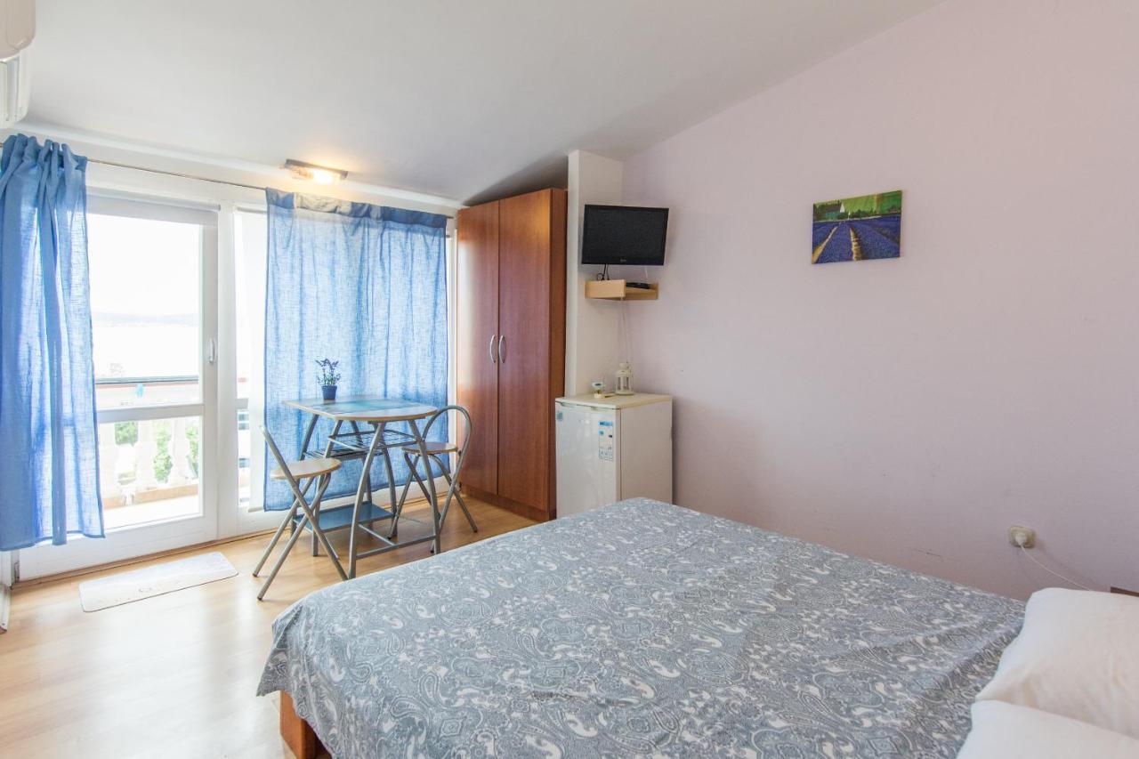 Hotel Sobe Rolo Uz More à Biograd Na Moru Extérieur photo