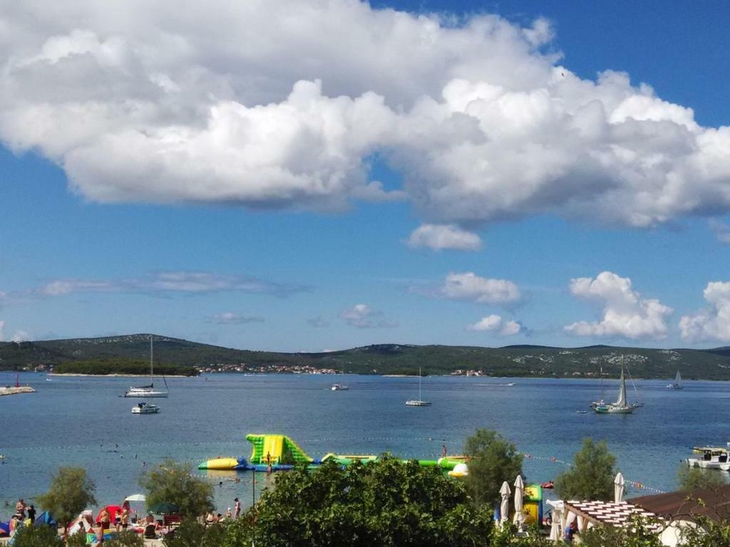 Hotel Sobe Rolo Uz More à Biograd Na Moru Extérieur photo